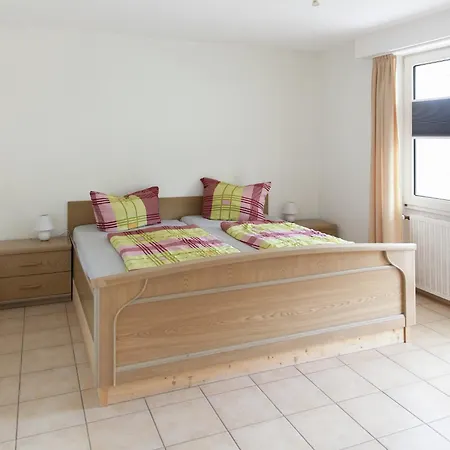 Apartment Malerisches In Reil, Cleaning Included