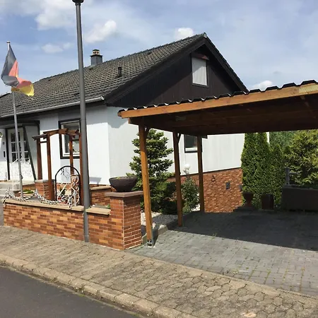 With Garden In Reil, Cleaning Included Apartment *
