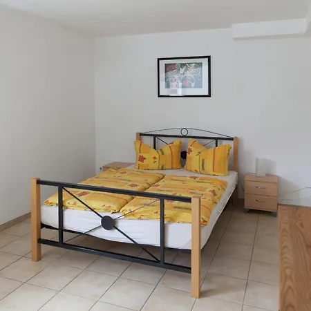 Apartment Malerisches In Reil, Cleaning Included Reil