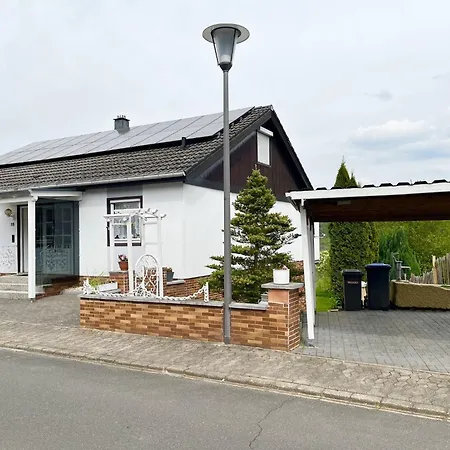 With Garden In Reil, Cleaning Included *